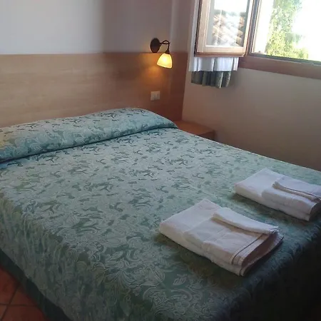مزرعة للإقامة Agriturismo Ai Due Pioppi *